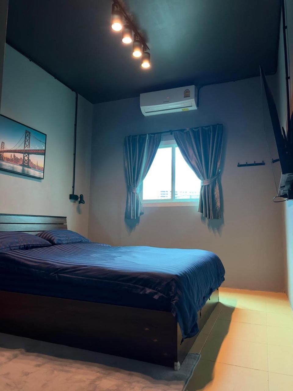 פאטאיה Champagne Hostel & Cafe מראה חיצוני תמונה