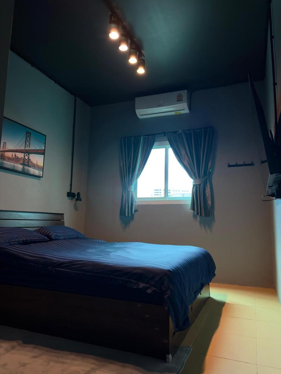 פאטאיה Champagne Hostel & Cafe מראה חיצוני תמונה