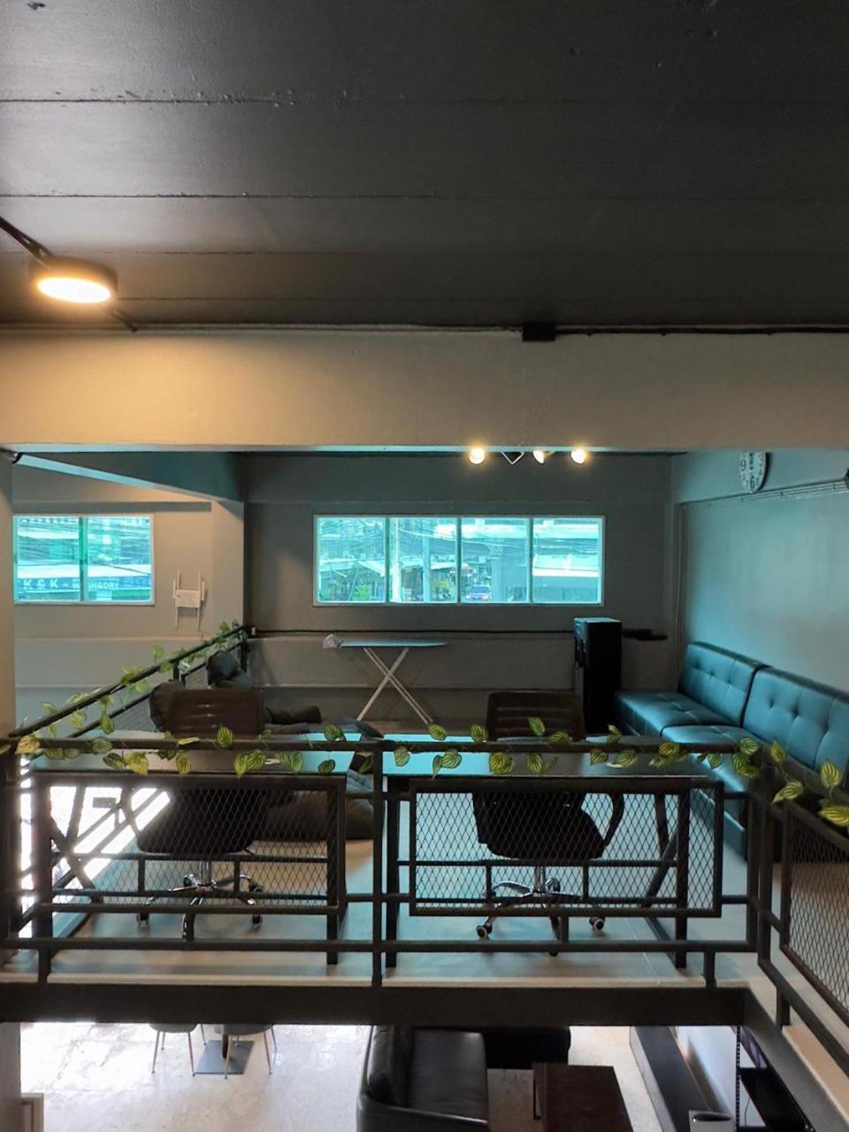 פאטאיה Champagne Hostel & Cafe מראה חיצוני תמונה