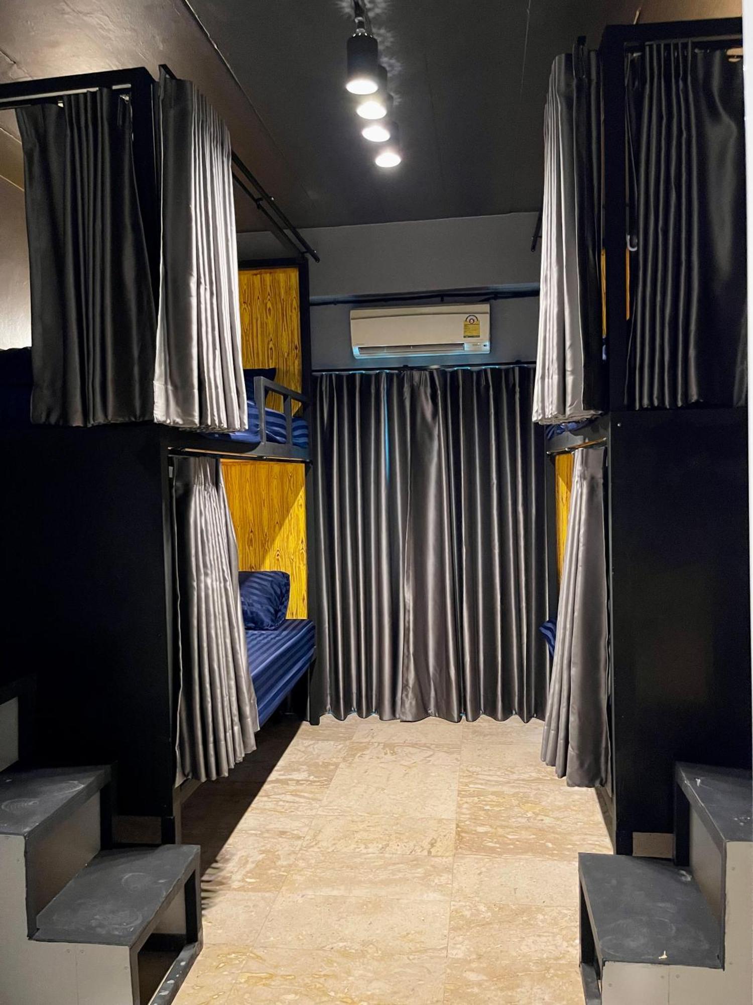 פאטאיה Champagne Hostel & Cafe מראה חיצוני תמונה
