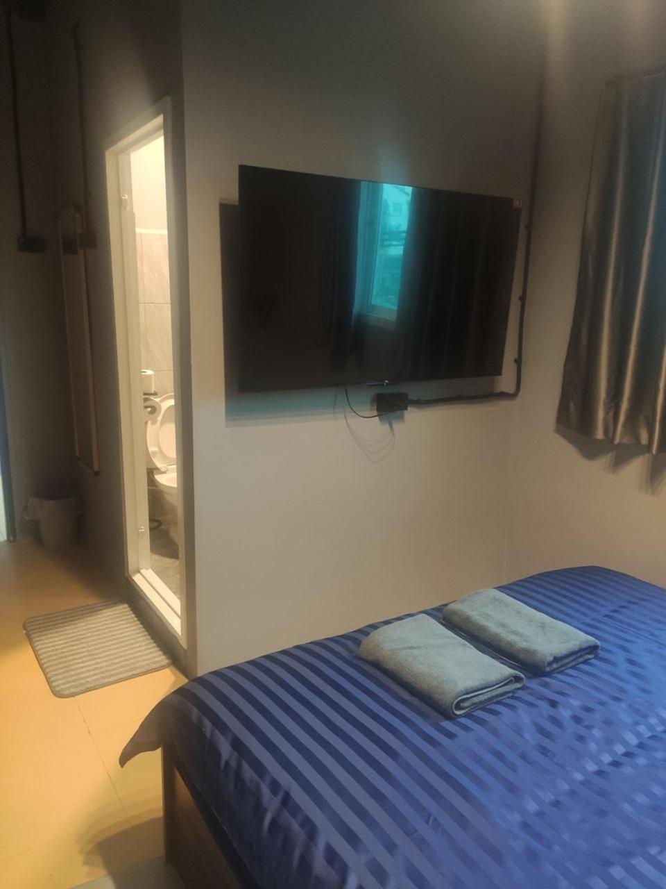 פאטאיה Champagne Hostel & Cafe מראה חיצוני תמונה