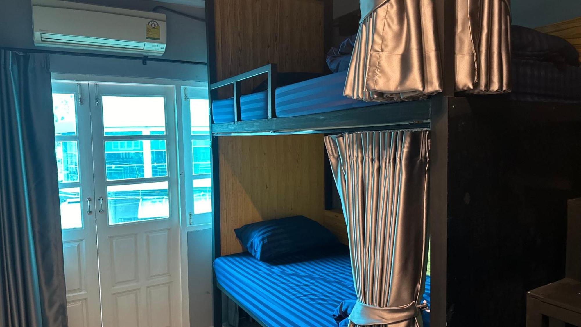 פאטאיה Champagne Hostel & Cafe מראה חיצוני תמונה