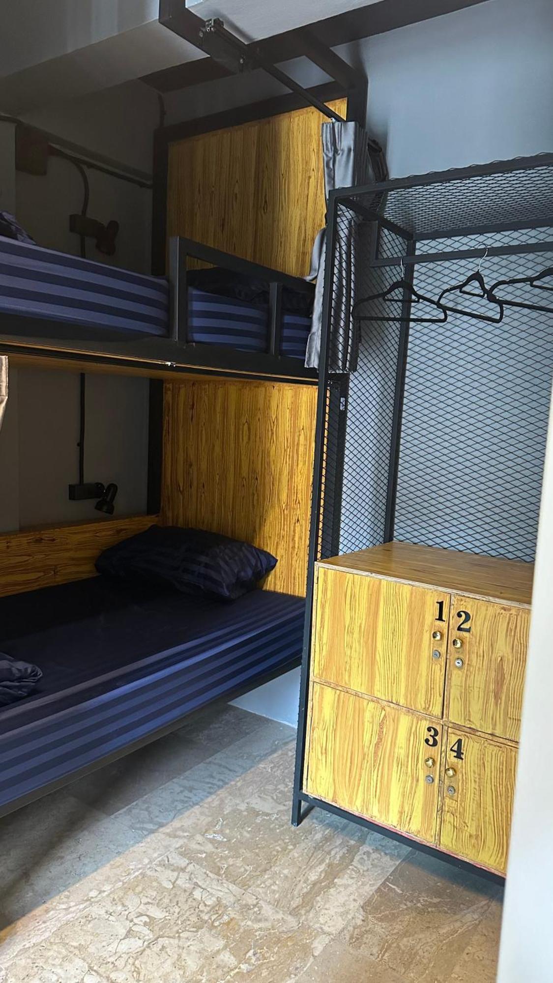 פאטאיה Champagne Hostel & Cafe מראה חיצוני תמונה