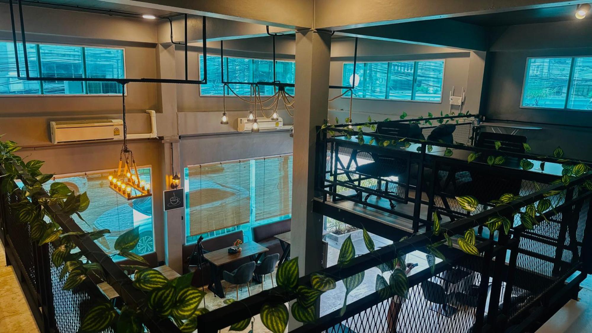 פאטאיה Champagne Hostel & Cafe מראה חיצוני תמונה