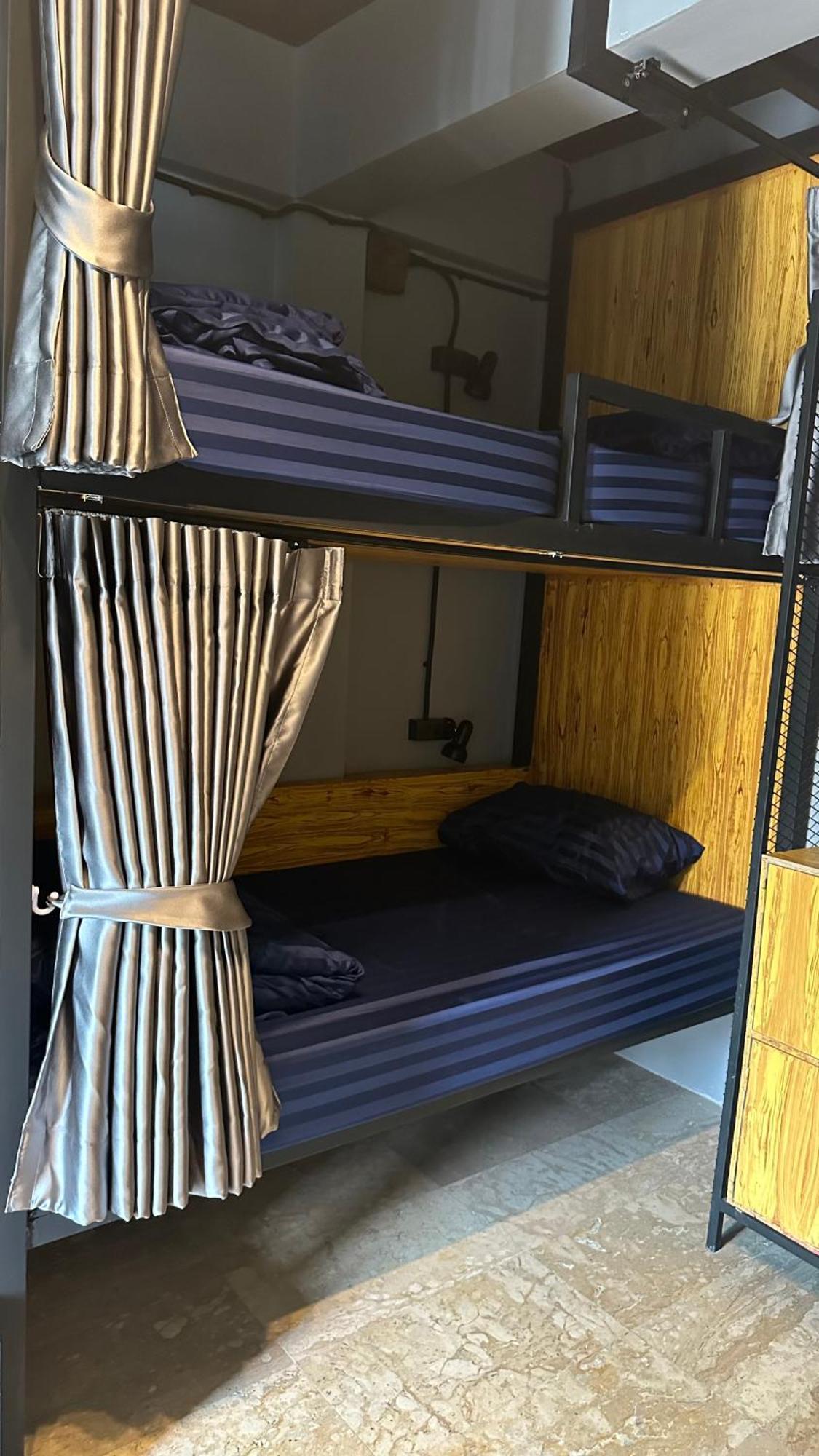 פאטאיה Champagne Hostel & Cafe מראה חיצוני תמונה