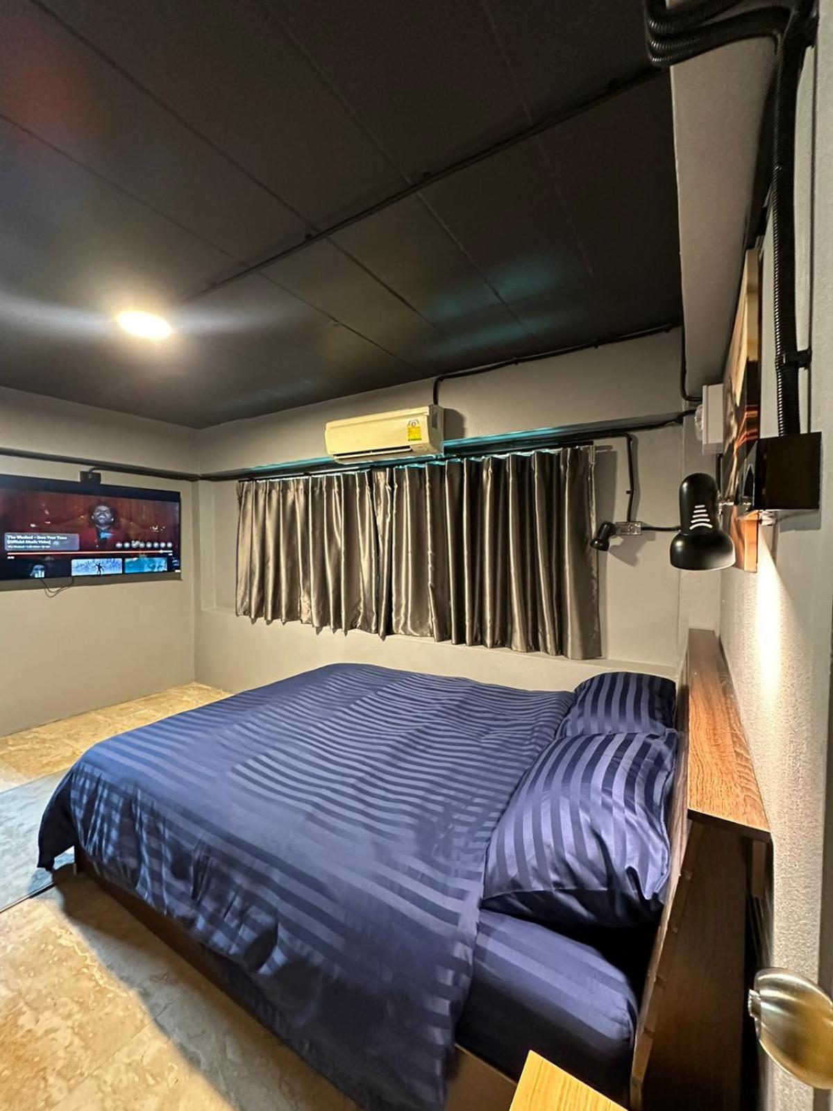 פאטאיה Champagne Hostel & Cafe מראה חיצוני תמונה